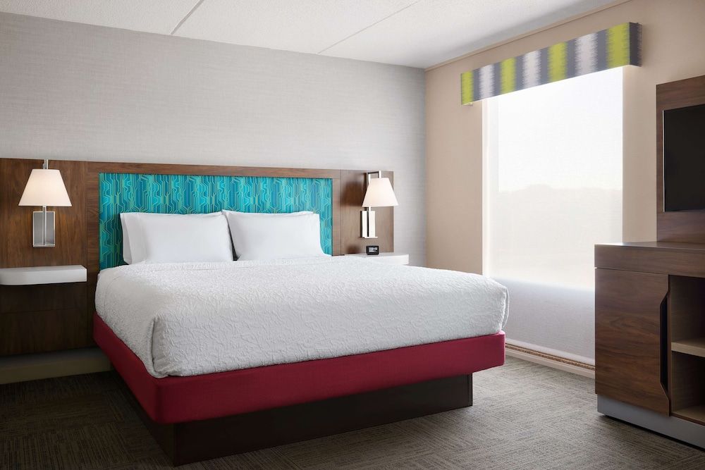Studio Suite, 1 King Bed with Sofa bed, Non Smoking