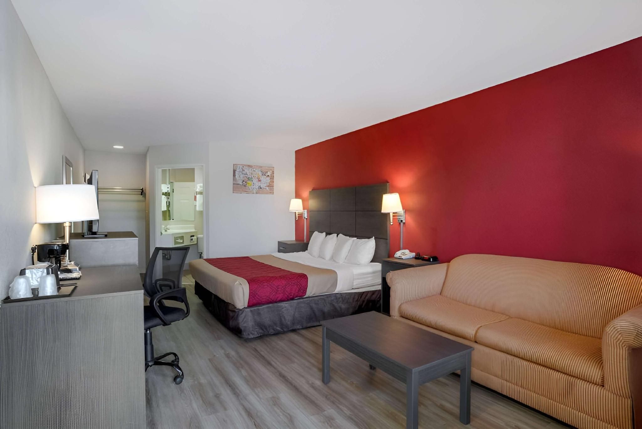 1 King Bed Non Smoking