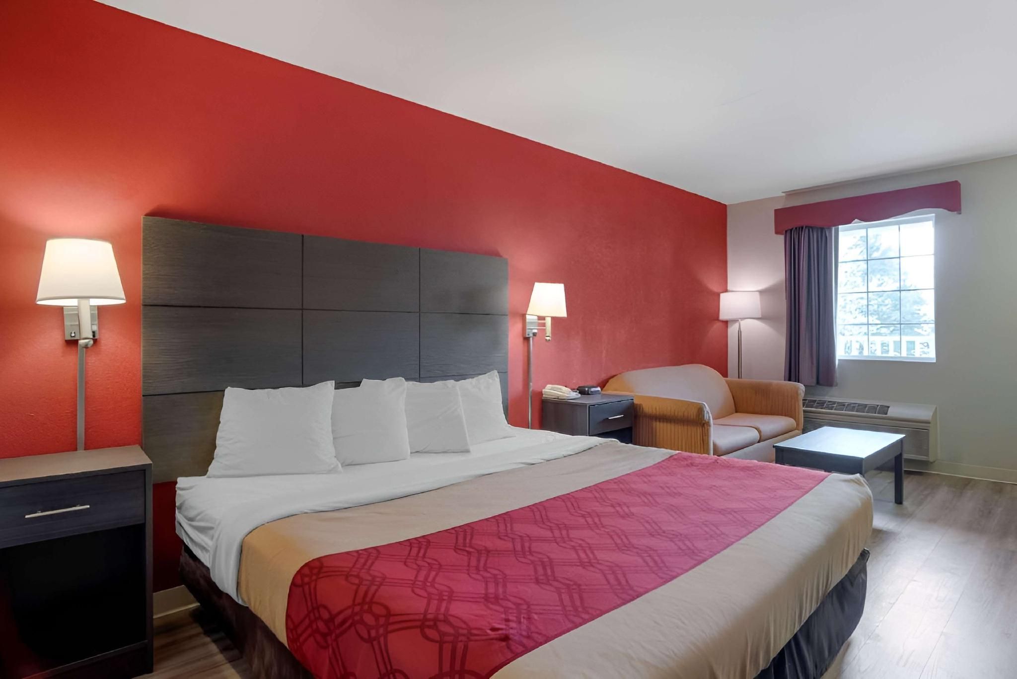 1 King Bed Non Smoking