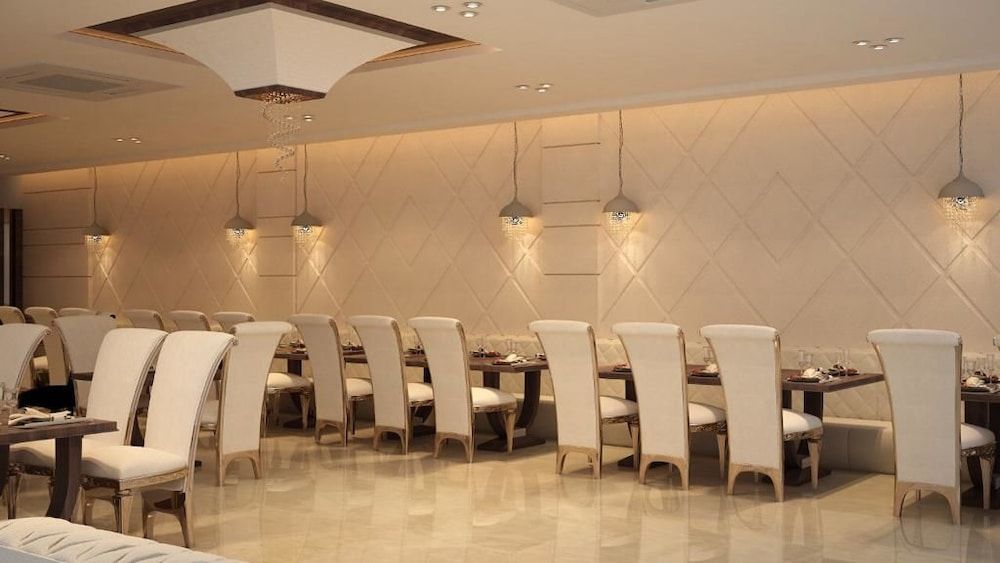 undefined Hotel palm luxury inn 3