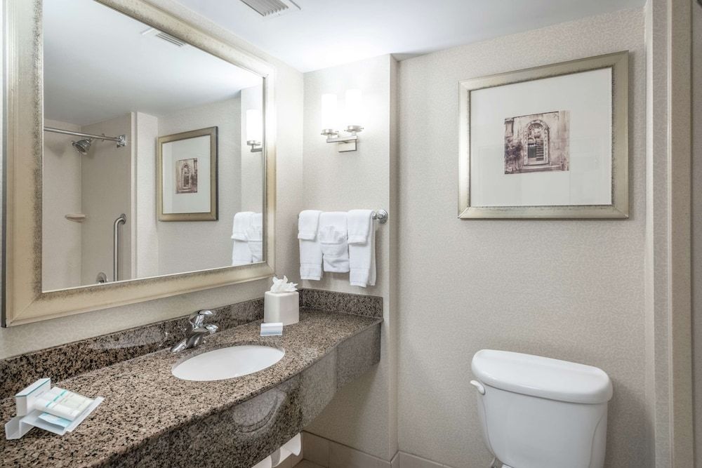 1 King Bedroom Evolution Suite