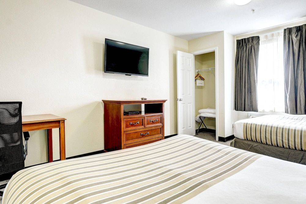 Standard Room, 2 Queen Beds, Non Smoking