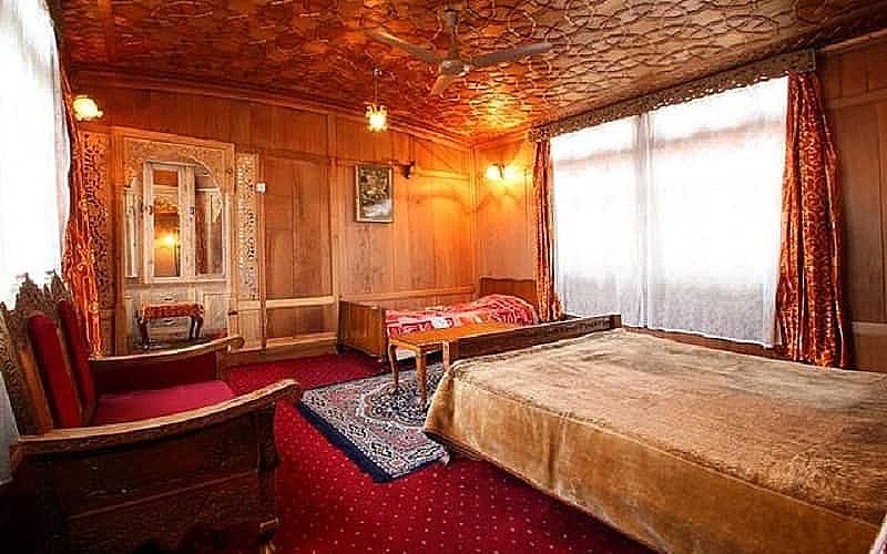 undefined Howrah Houseboat 10