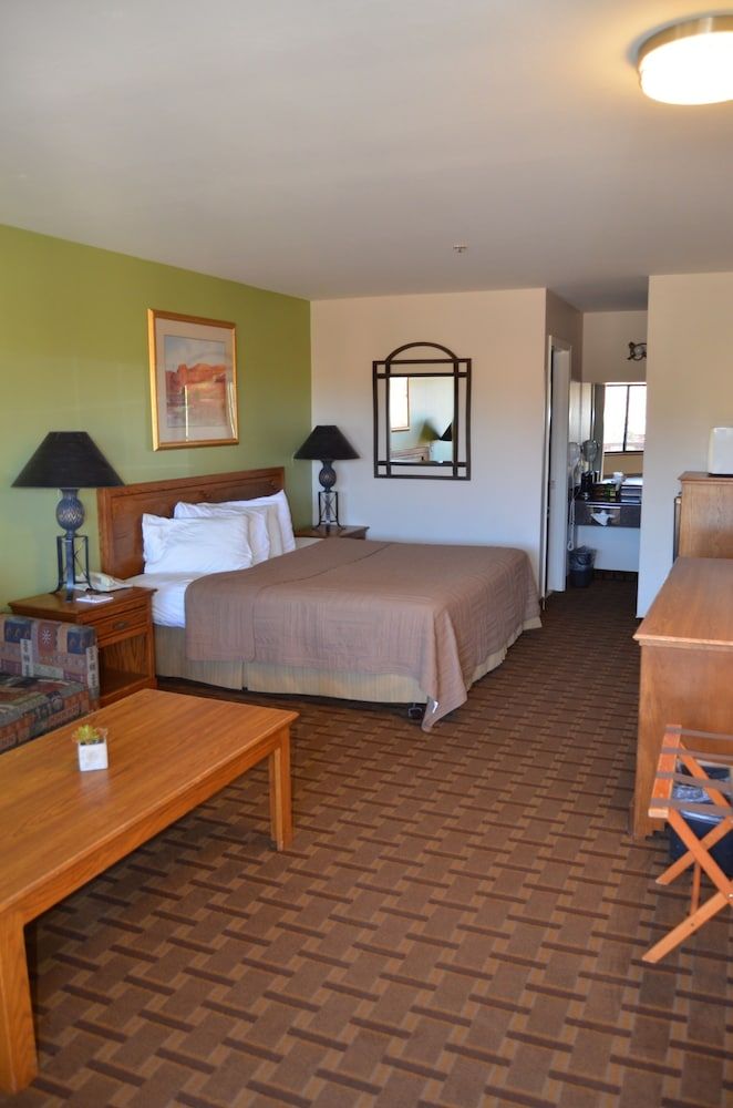 The Noor Hotel Junior Single Room (King) 3