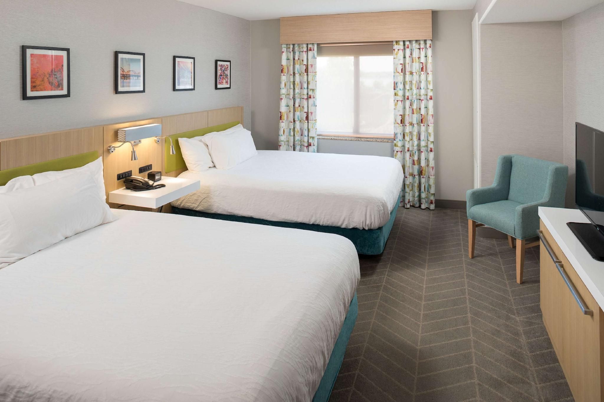 2 Queen Beds 1 Bedroom Suite