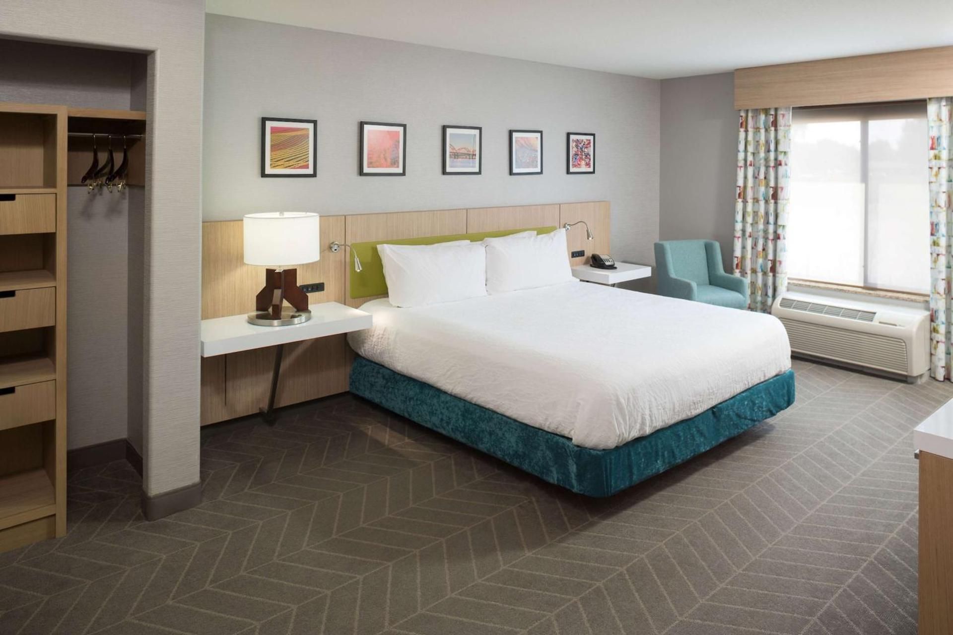 1 King Bed 1 Bedroom Suite