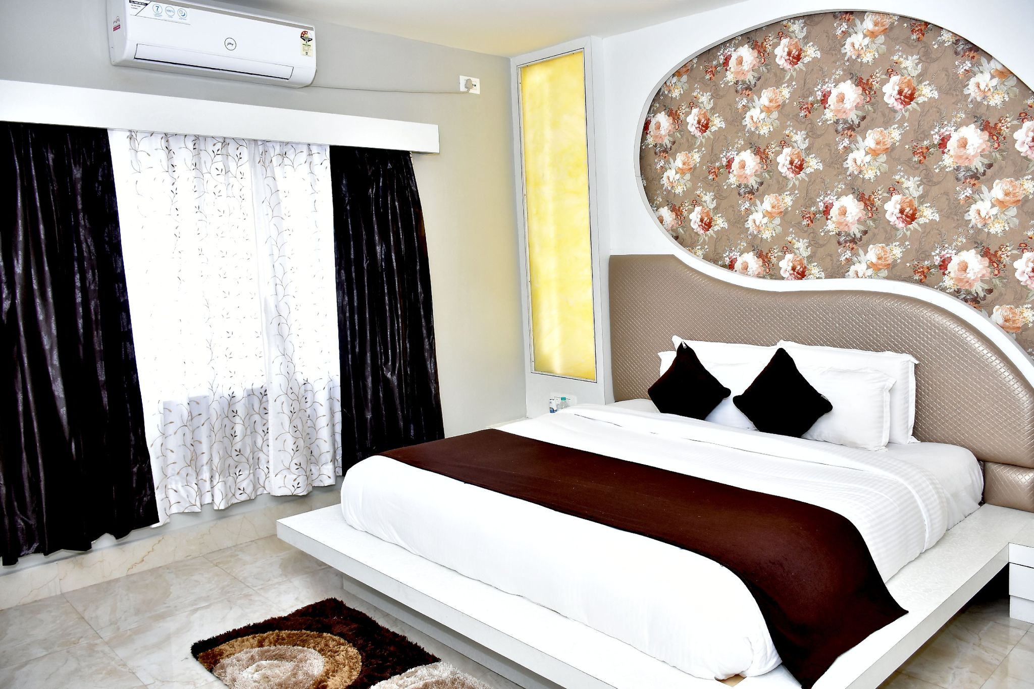 Hotel Daftari Palace Deluxe Room 3