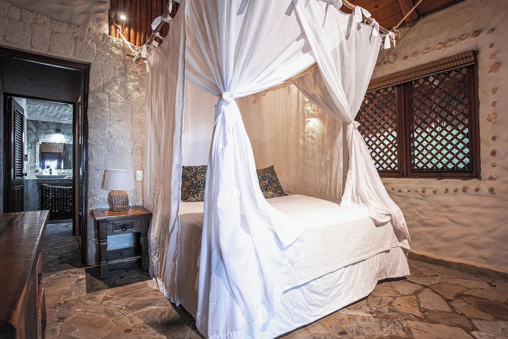 Natura Cabana Boutique Hotel & Spa by Mint Superior Bungalow, 2 Bedrooms 6