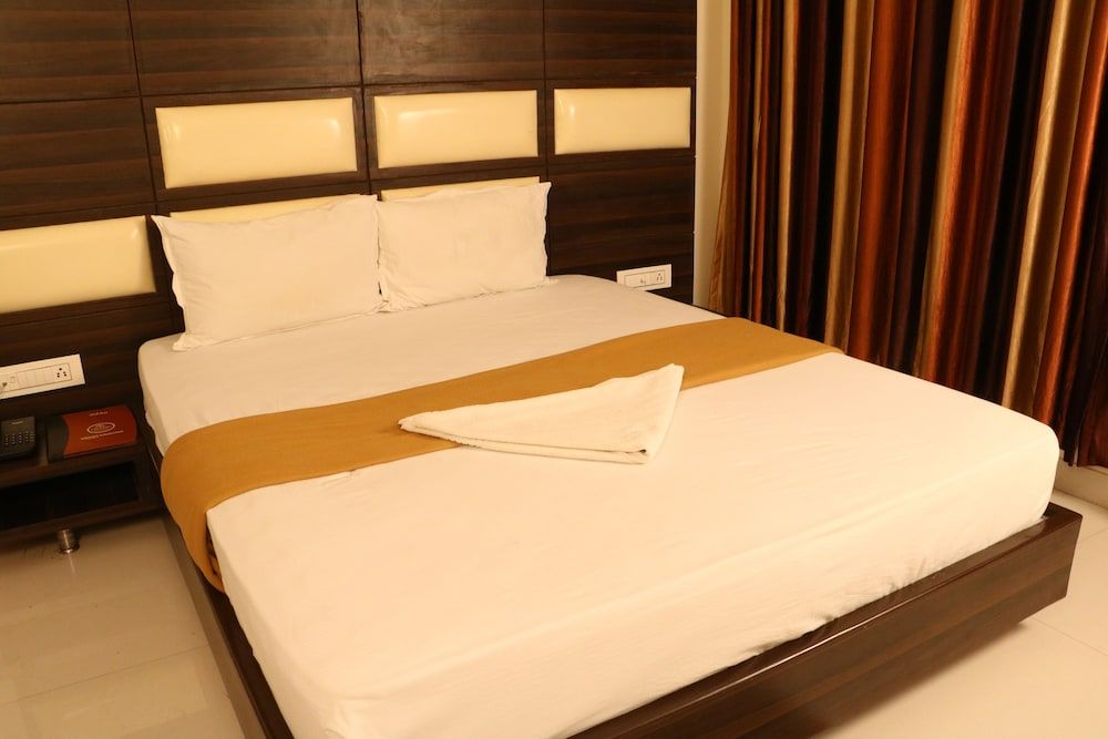 undefined Hotel Grand Residency 7