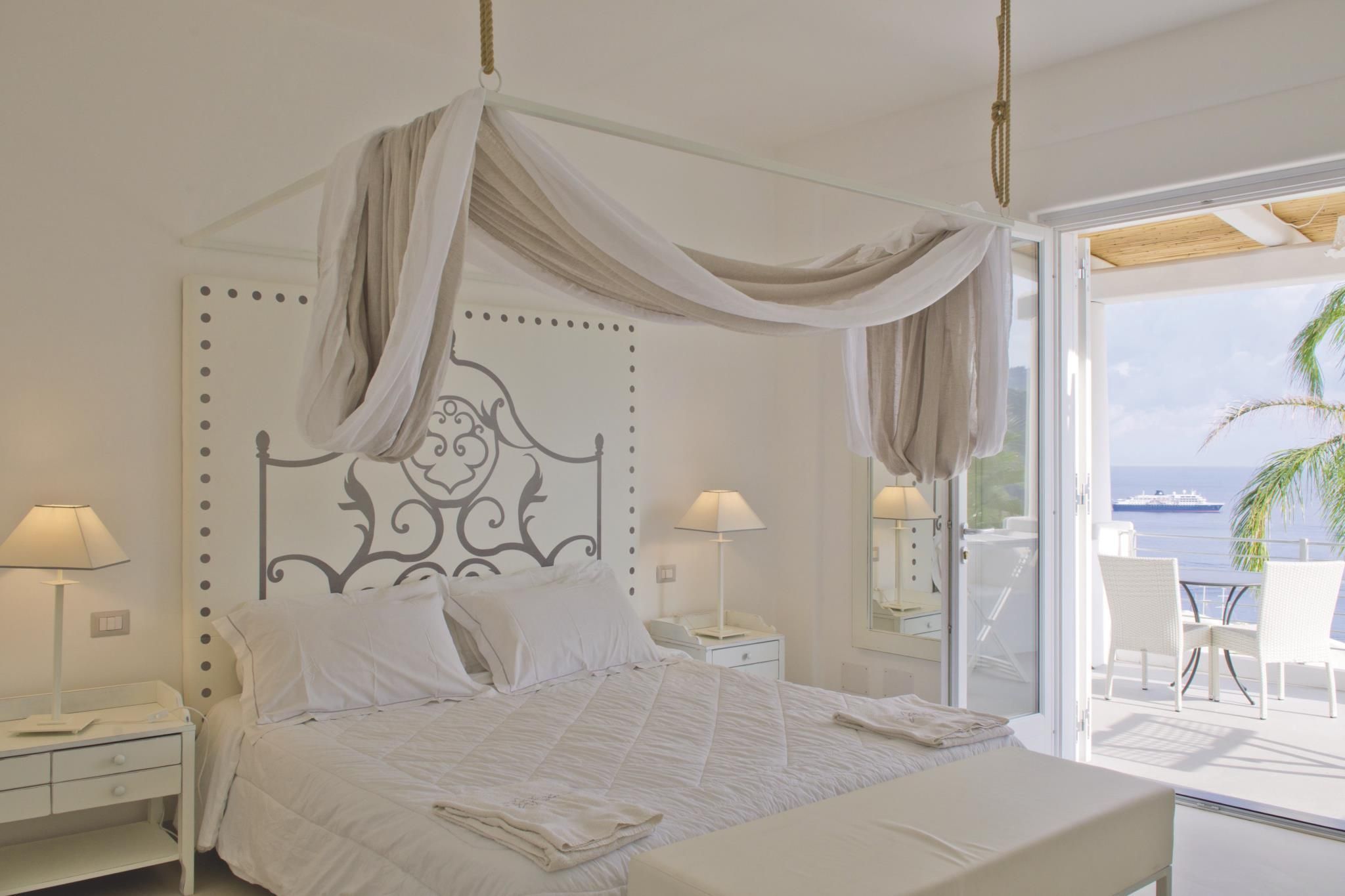 Deluxe Room with Sea View