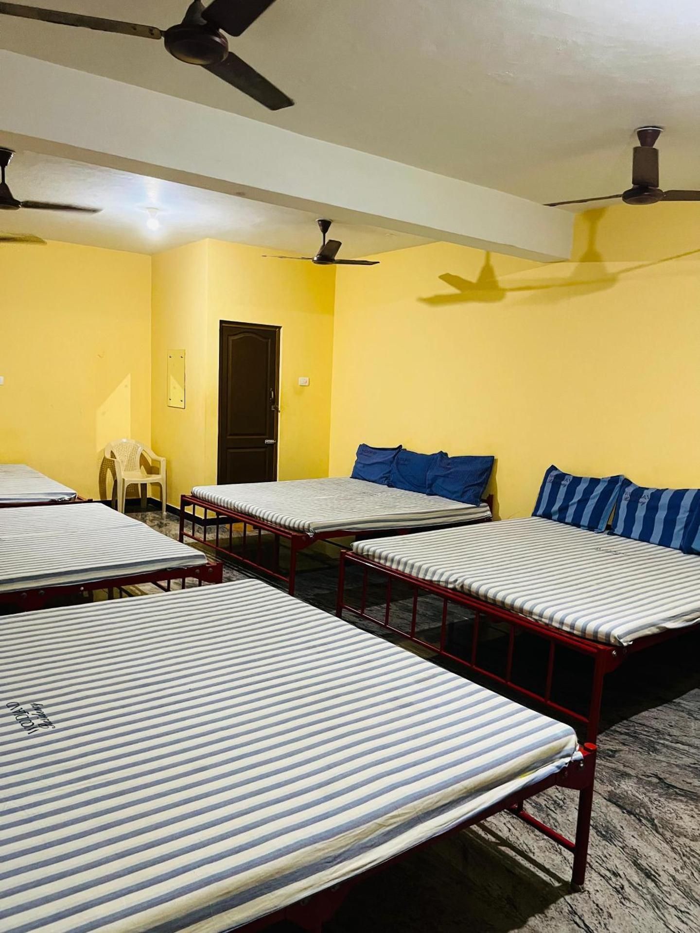 Hotel Woodland Residency