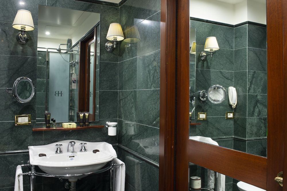 Hotel Bucintoro Classic Double Room, Lagoon View 5