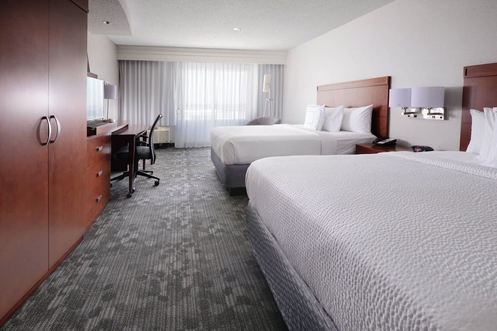 Room, 2 Queen Beds, Non Smoking