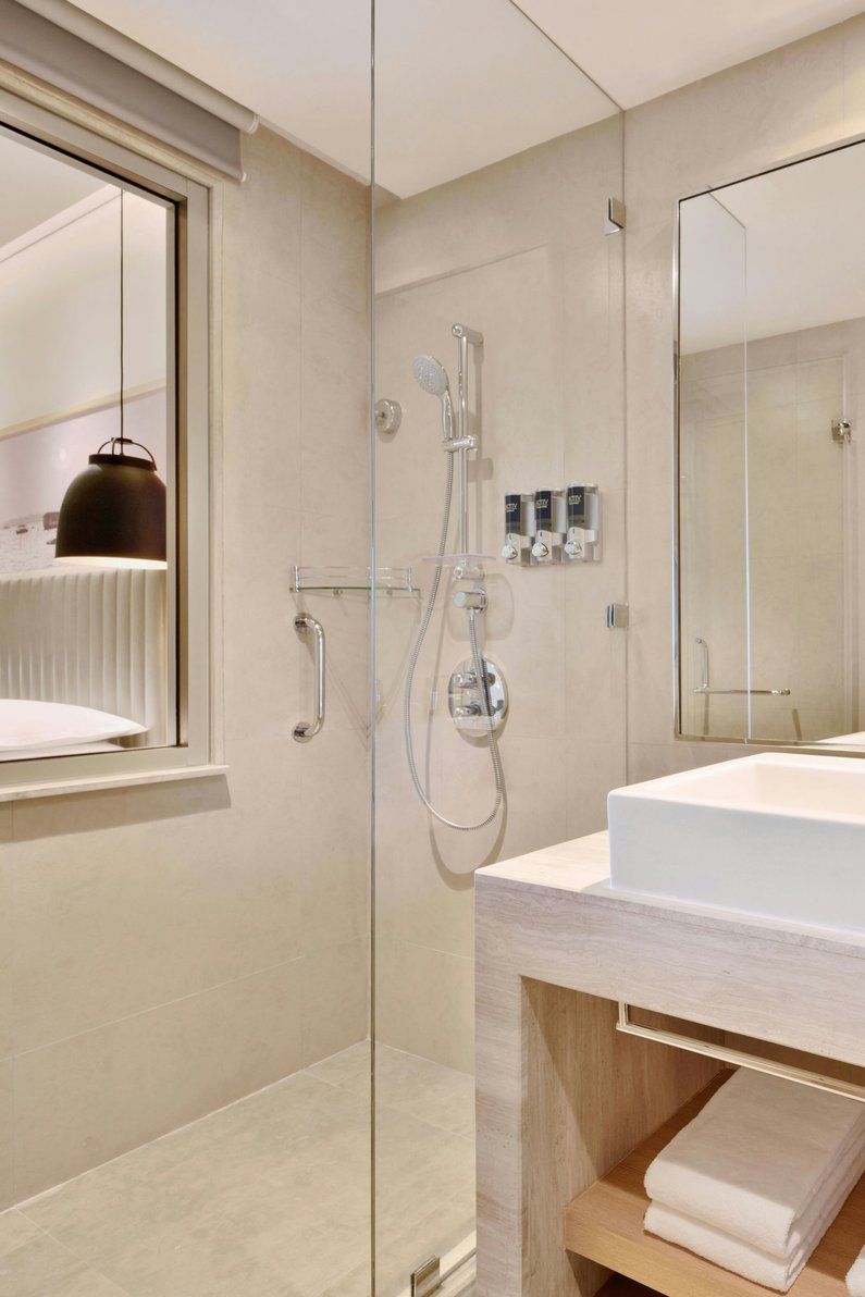 Four Points by Sheraton Kochi Infopark Guest room, 1 King 3
