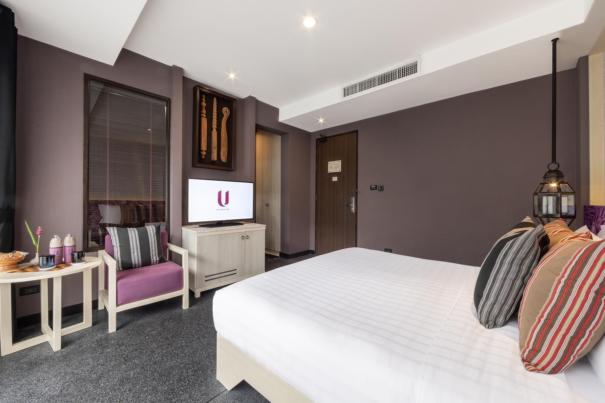 Superior Room with Bathtub