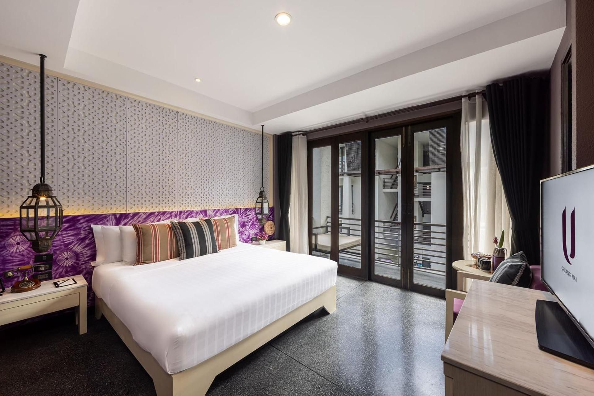Superior Room with Bathtub