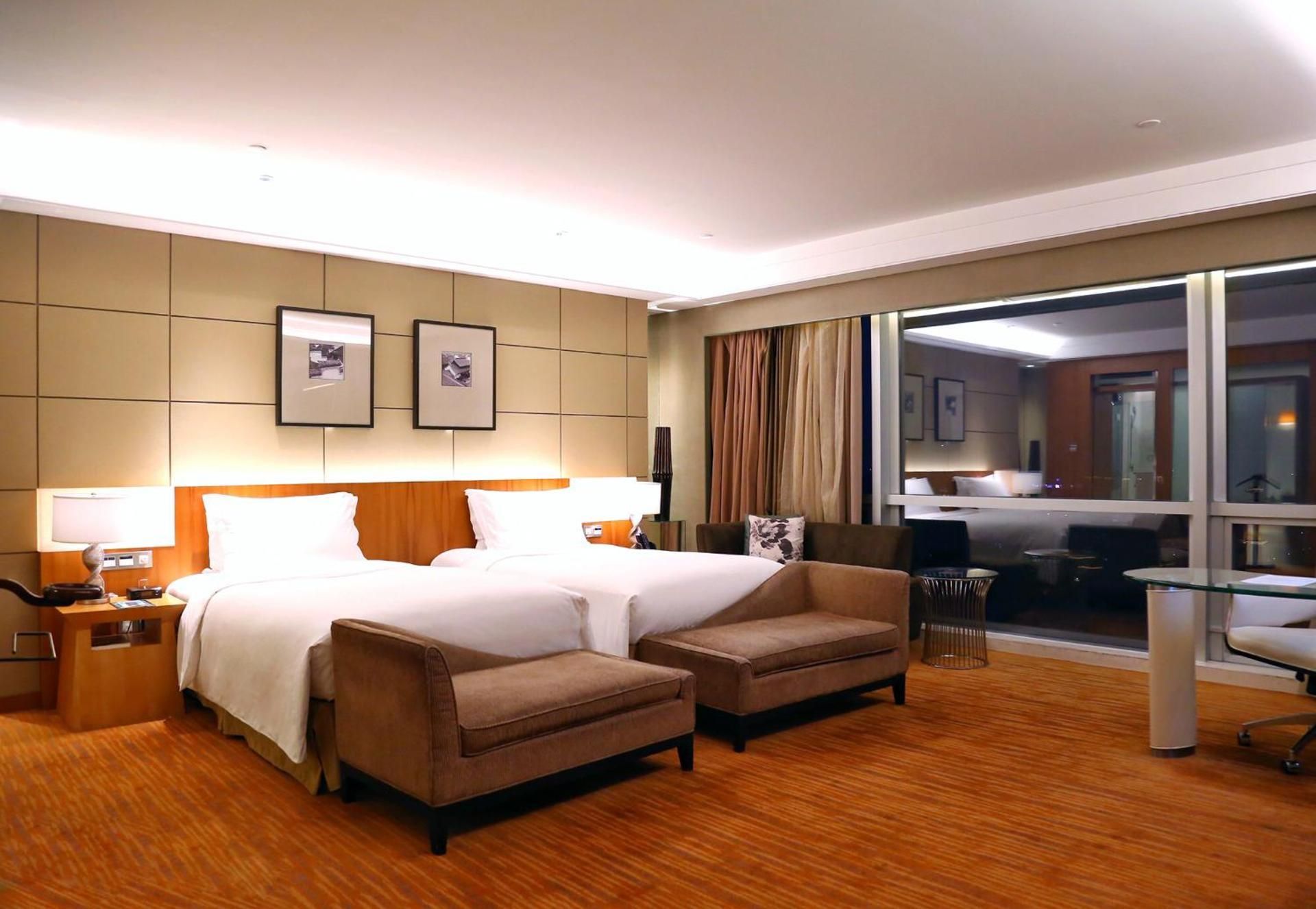 Luxury Club with Twin Beds