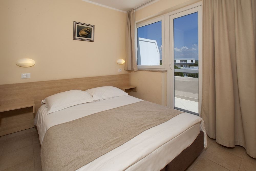 Classic room with balcony sea side - Family