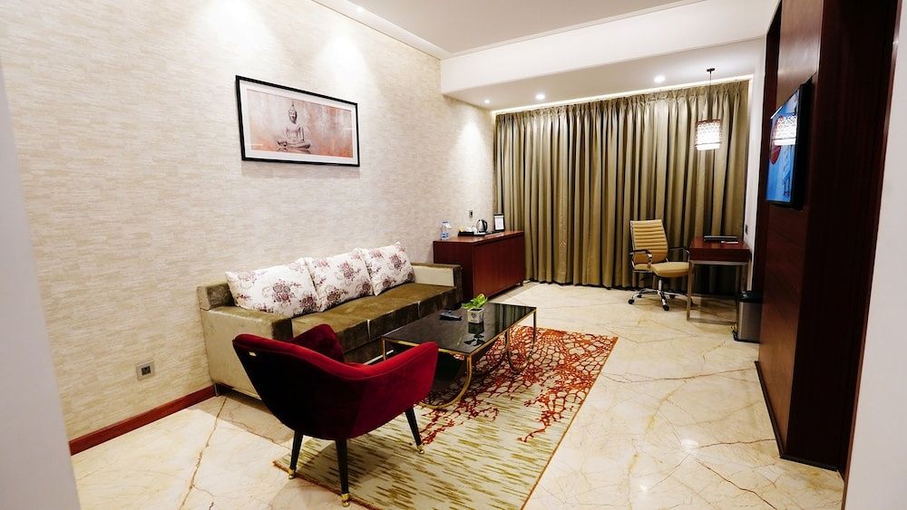 Hazel Suite