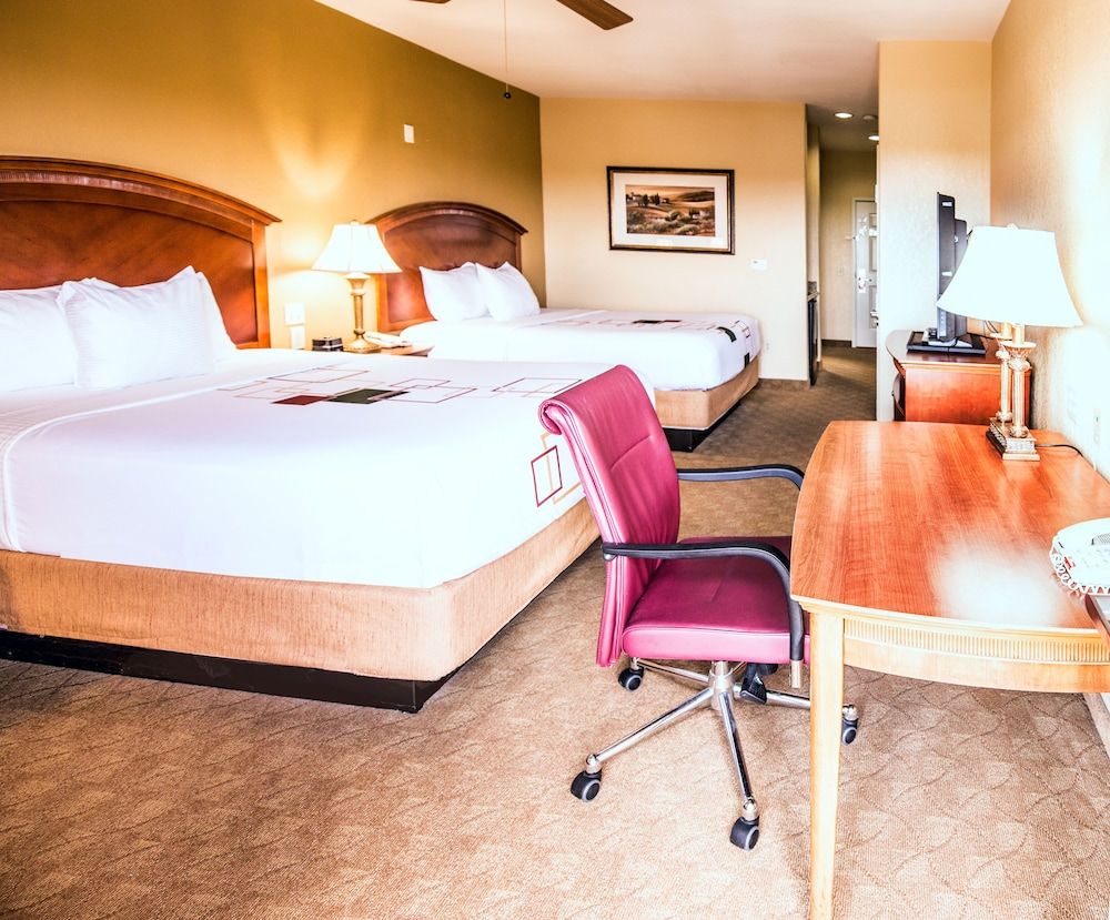 Room, 2 Queen Beds, Balcony, Lake View (3rd or 4th Floor)