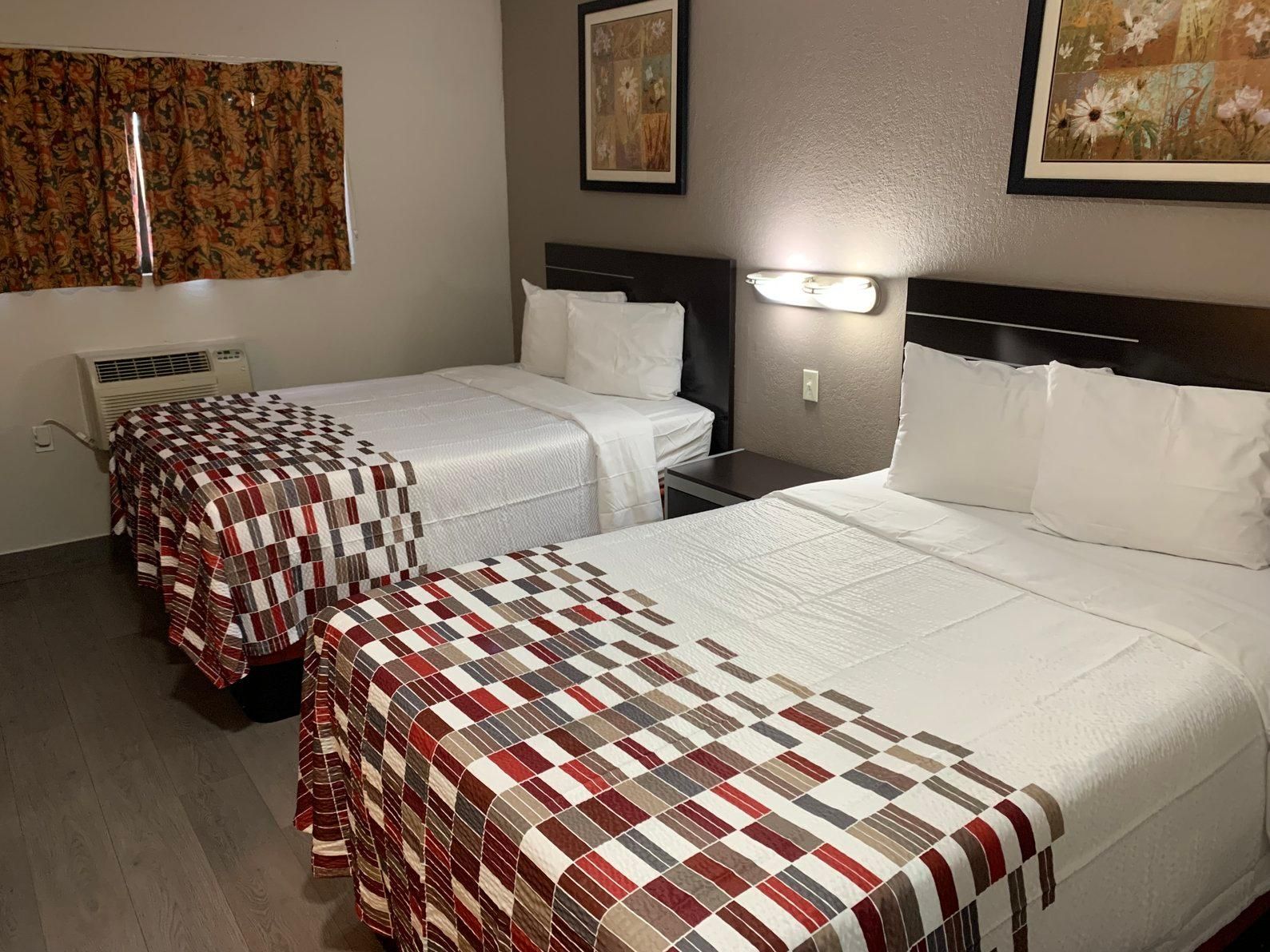 Deluxe 2 Full Beds Smoking