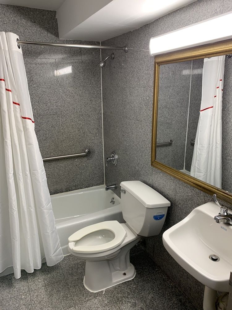 Deluxe Room, 1 King Bed, Accessible, Non Smoking