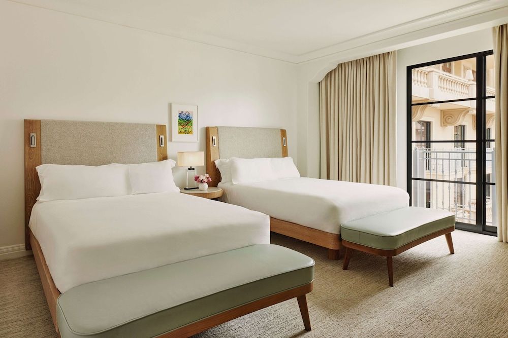 The Maybourne Beverly Hills, Maybourne Superior Two Queen Room 2