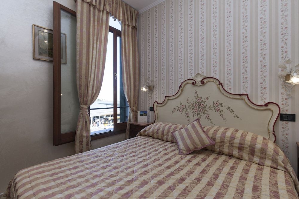 Hotel Riviera Classic Double Room, City View (San Marco) 2