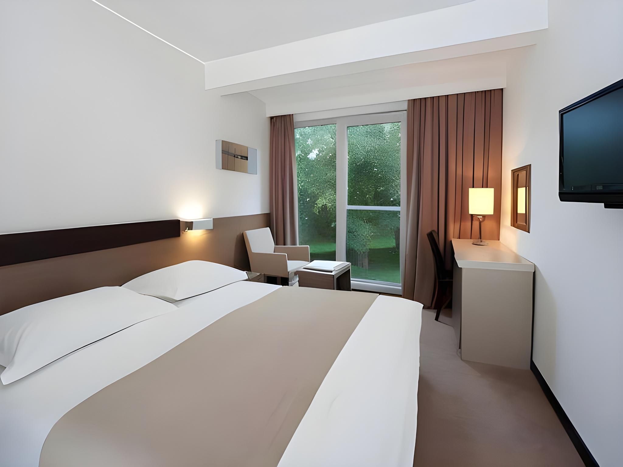 Economy Room with French Bed