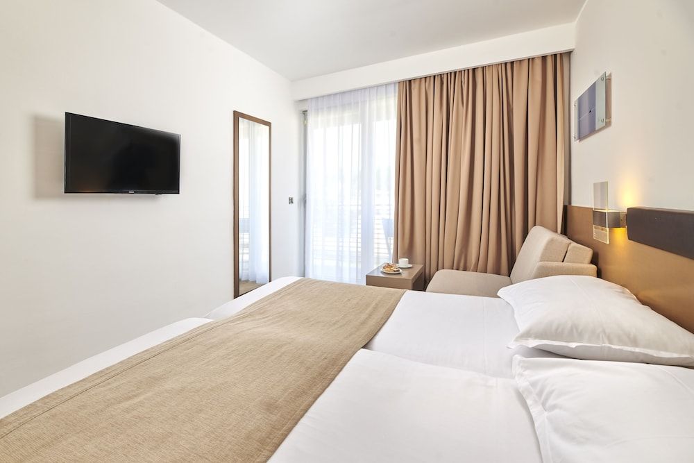 Classic room with balcony - extra bed