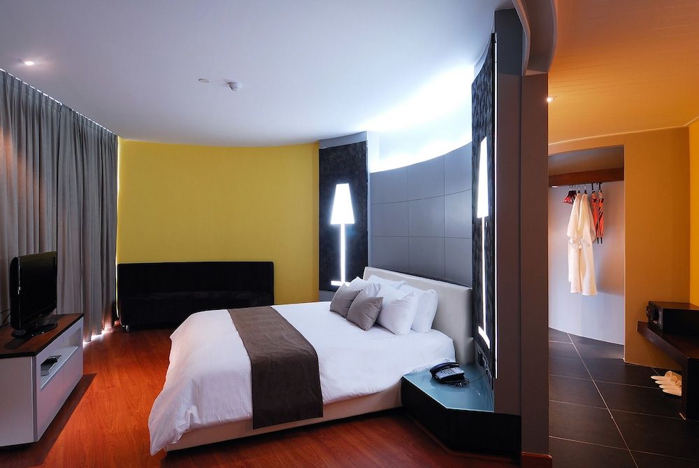 1 Bedroom Wow Suite