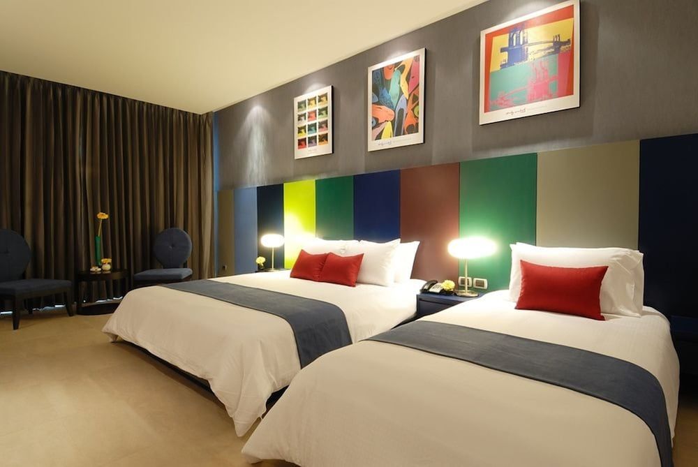 The Zign Hotel Superior Twin Room, City View 3