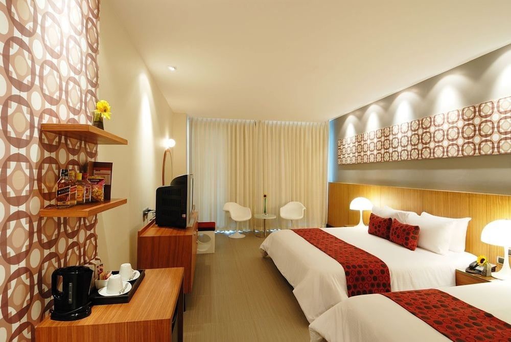 The Zign Hotel Superior Twin Room, City View 9