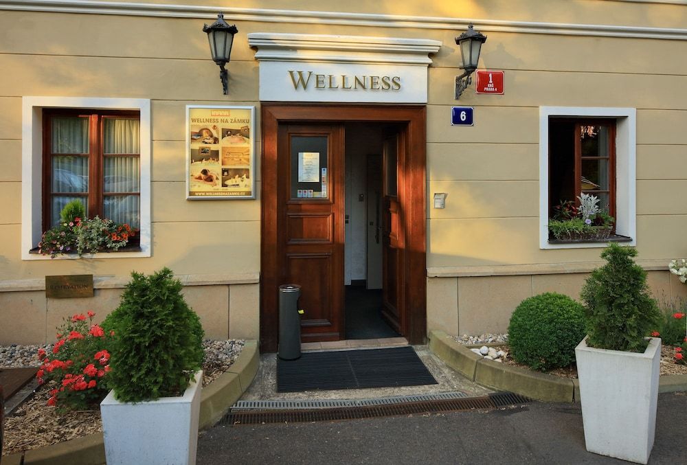 undefined Chateau St Havel 8