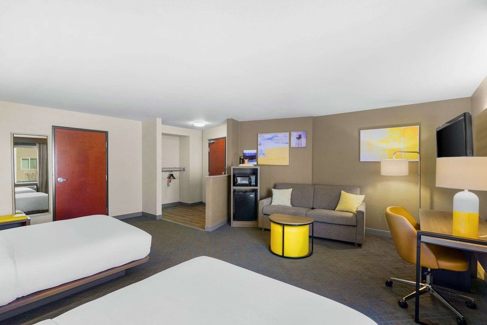 Suite, Multiple Beds, Accessible, Non Smoking