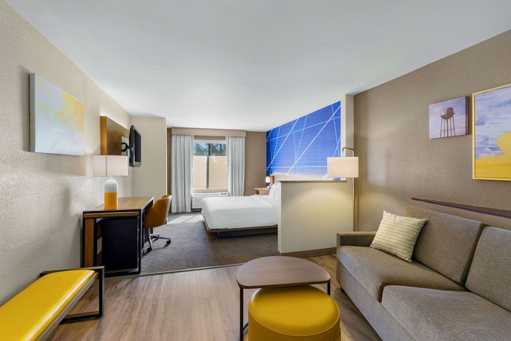 Suite, 1 King Bed with Sofa bed, Accessible, Non Smoking