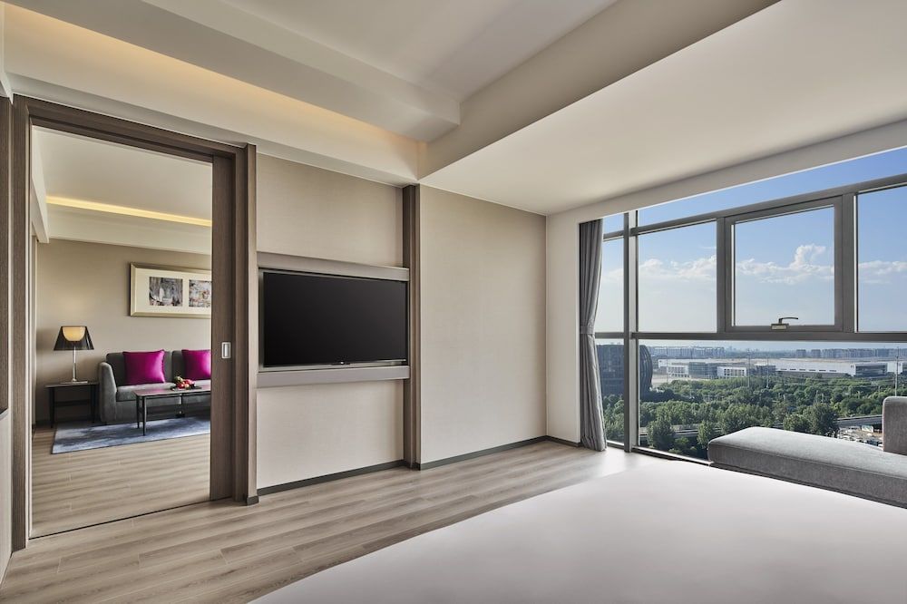 Suite, 1 Bedroom (High Floor, Lounge Access)