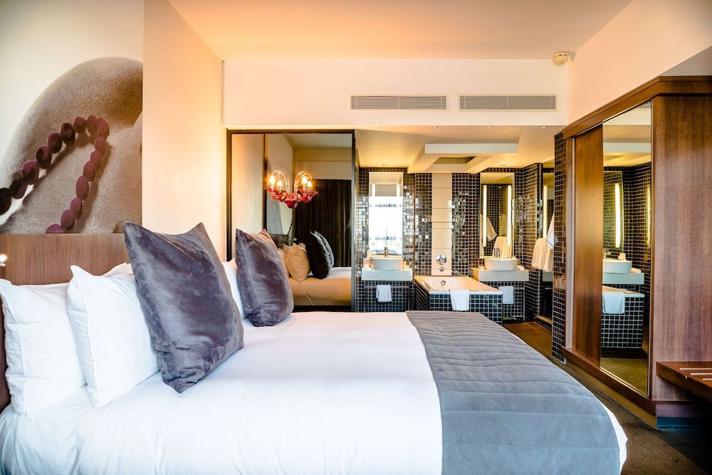Southern Sun Rosebank, Johannesburg Suite 3