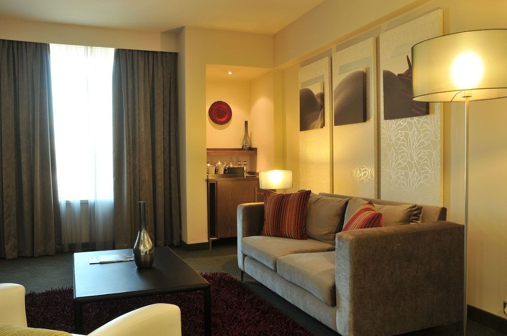 Southern Sun Rosebank Junior Suite 10