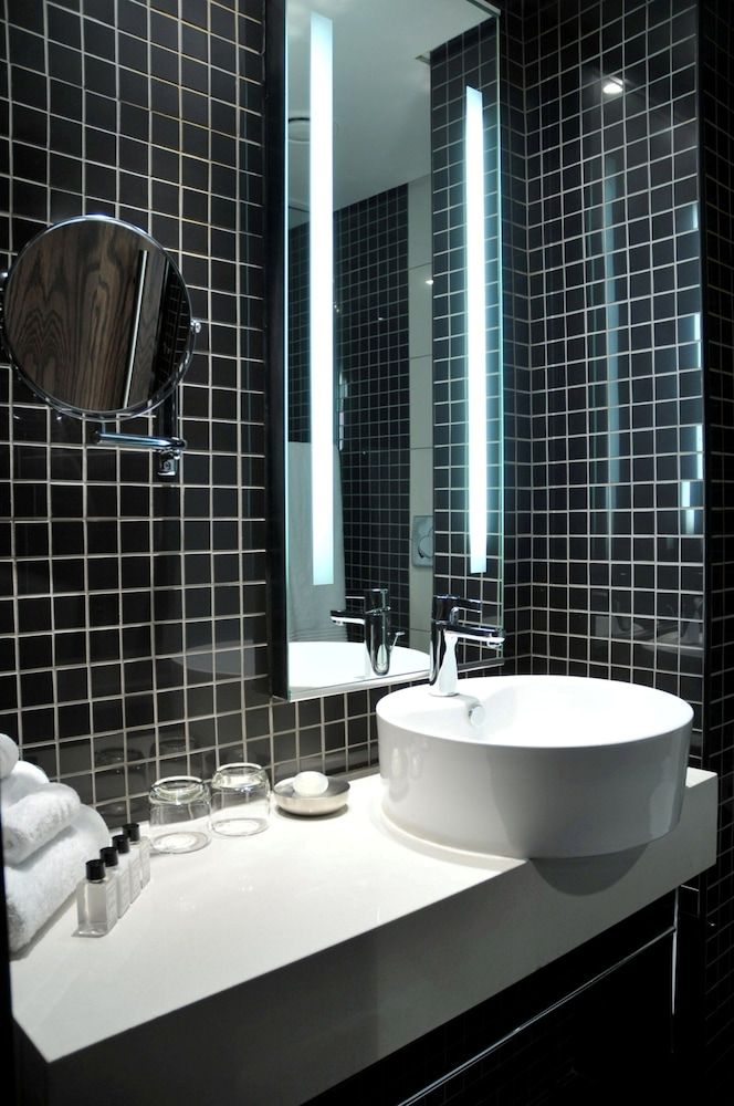 Southern Sun Rosebank Junior Suite 6