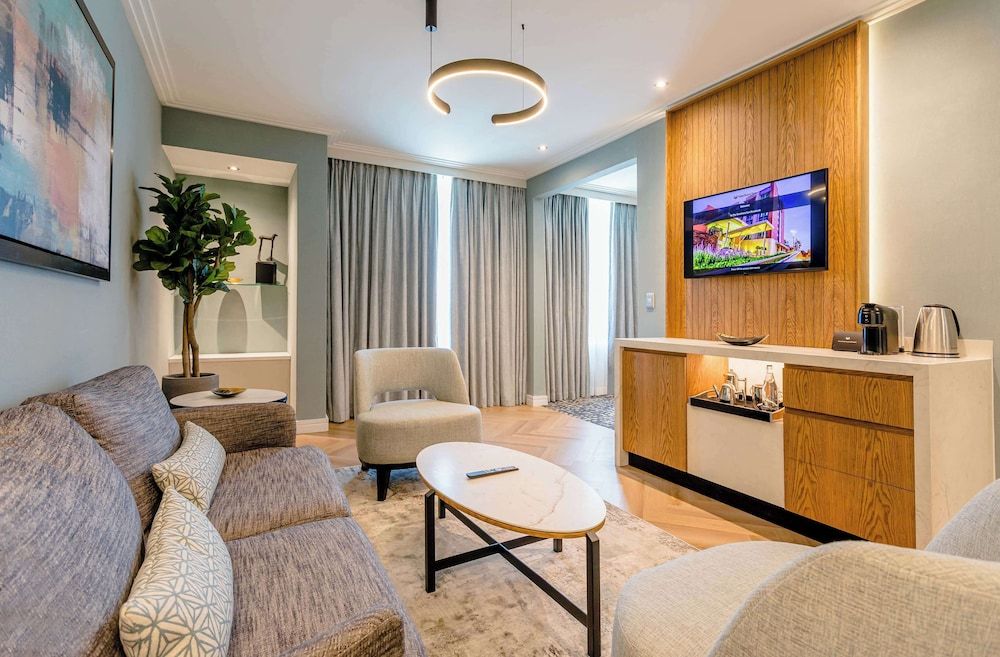 Southern Sun Rosebank Junior Suite 8