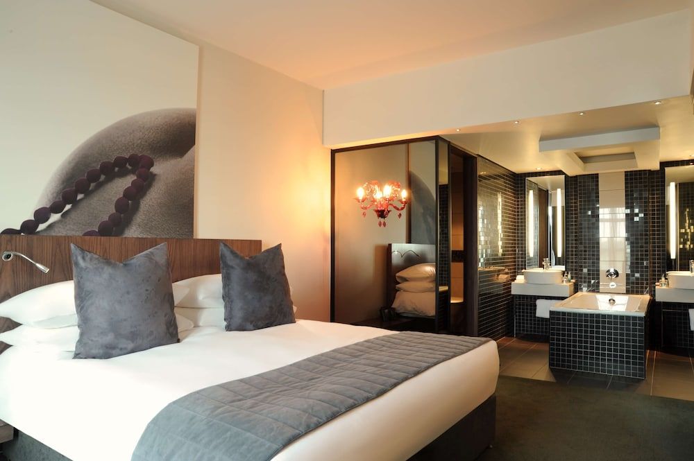 Southern Sun Rosebank, Johannesburg Suite 4