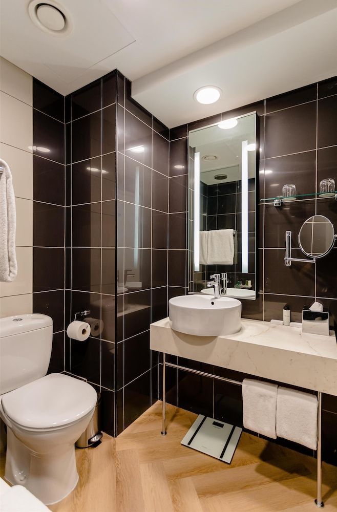 Southern Sun Rosebank Junior Suite 3