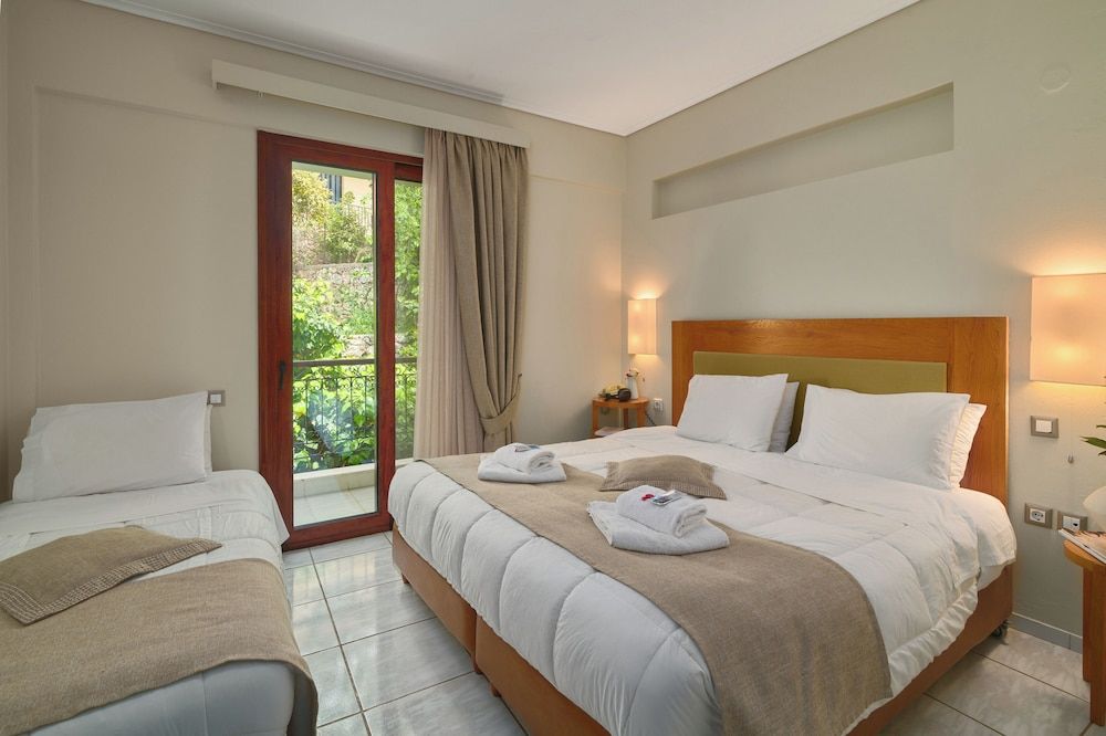 Fedriades Delphi Hotel Economy Triple Room 2