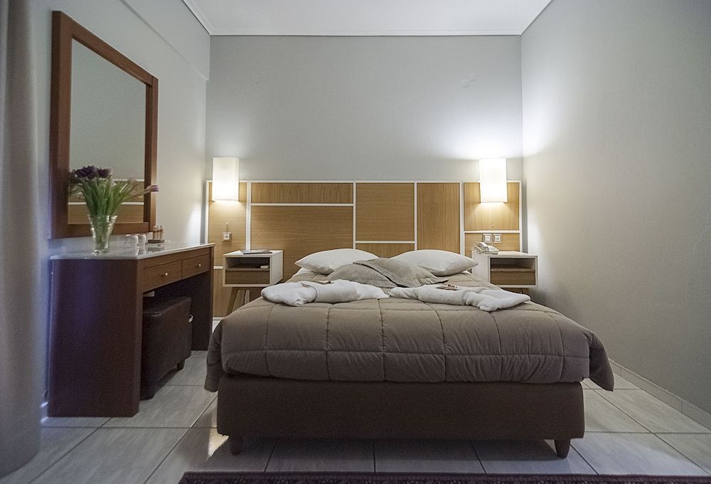 Fedriades Delphi Hotel Economy Triple Room