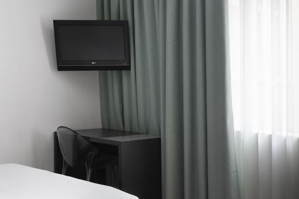 Petit Palace Plaza Mayor Standard Double Room 7