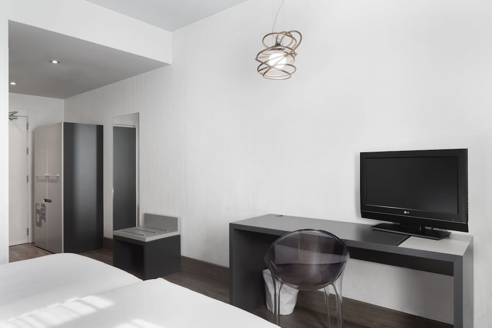 Petit Palace Plaza Mayor Standard Double Room 6