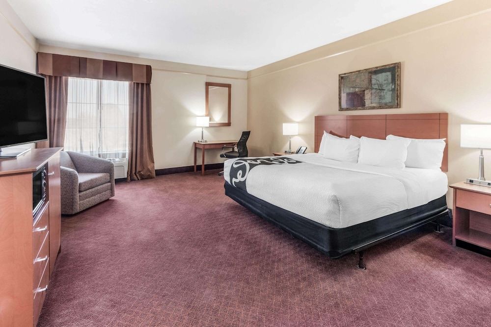 Room, 1 King Bed, Non Smoking, City View
