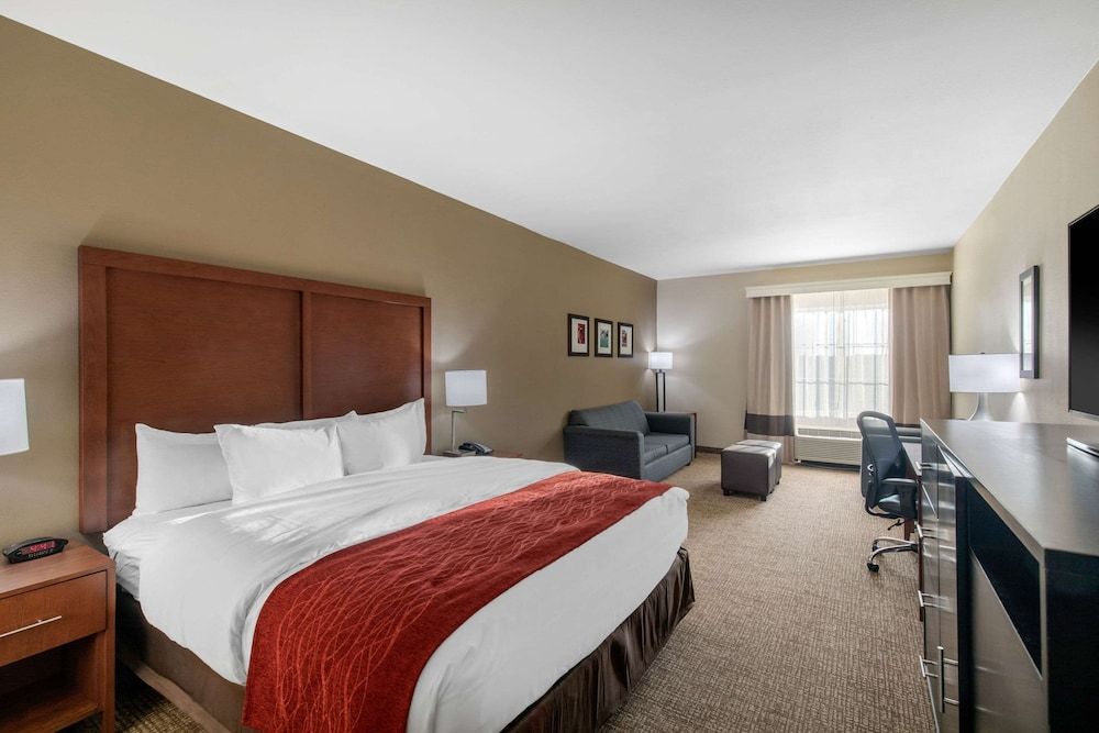 Suite, 1 King Bed, Non Smoking