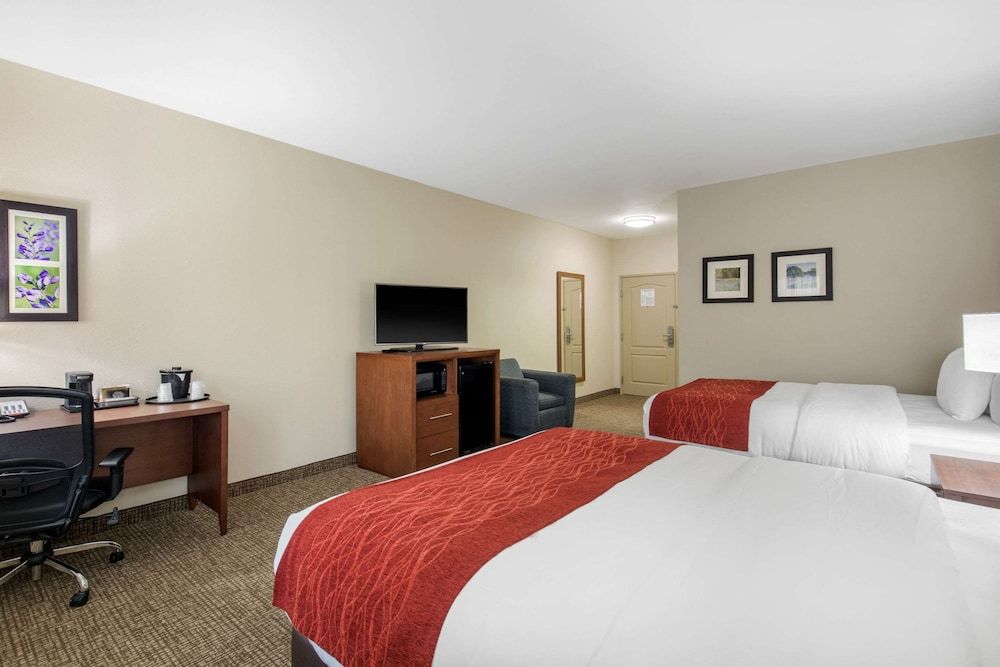 Standard Room, 2 Queen Beds, Non Smoking